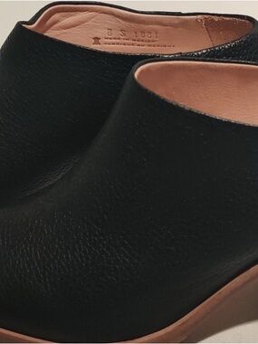 Poppy Barley Womens Size 6 Black Leather Heeled Mule